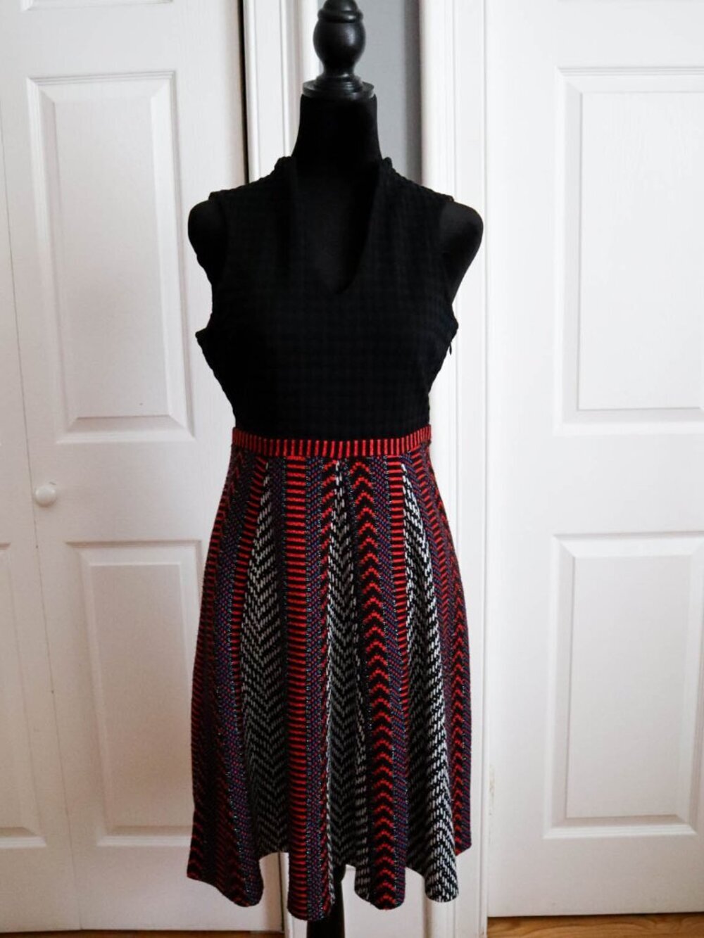Anthropologie Maeve Carolina Fit & Flare Dress Sz 4 Boho Southwestern Red Black